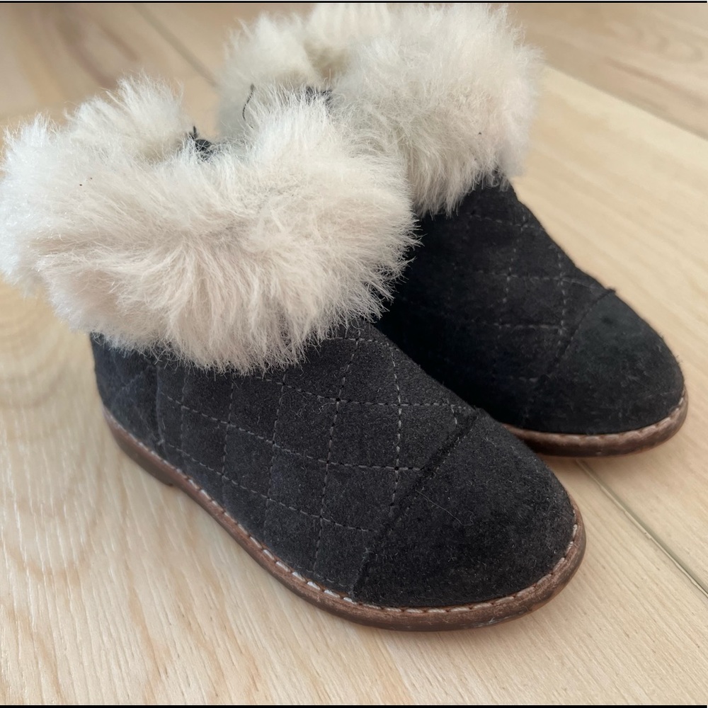 JANIE AND JACK BOOTS With faux fur